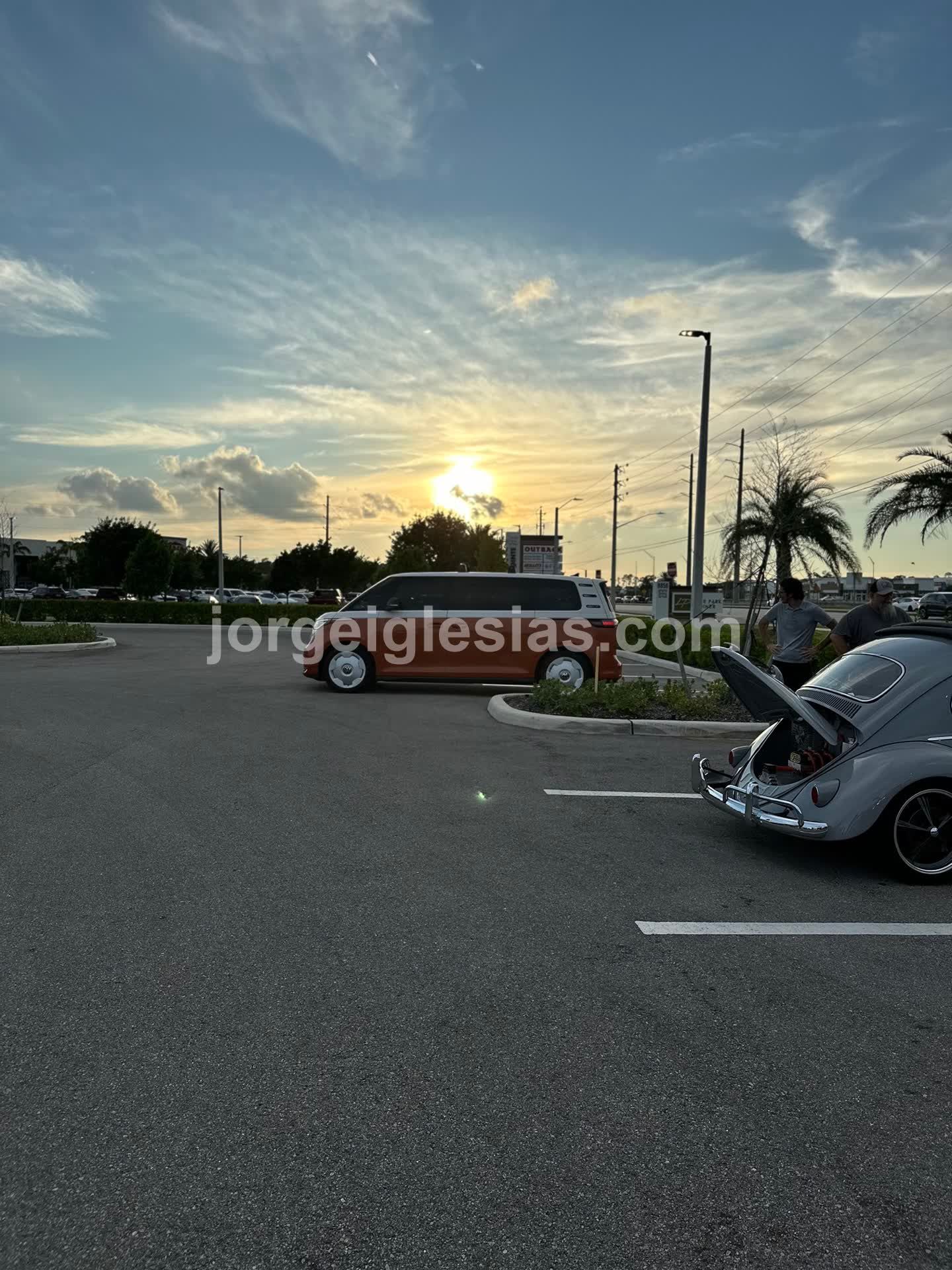 9/6/25 - Lake Park Diner Car Meet - Image 12