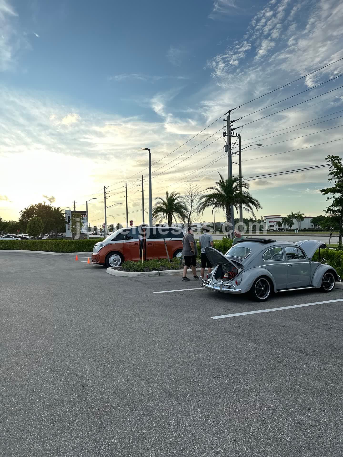 9/6/25 - Lake Park Diner Car Meet - Image 13