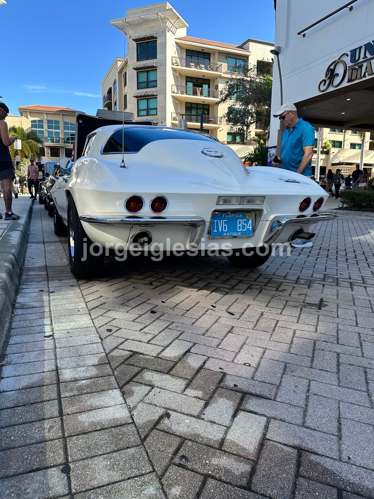 Naples Cars and Coffee - Sunday Dec 21, 2025 - Image 37
