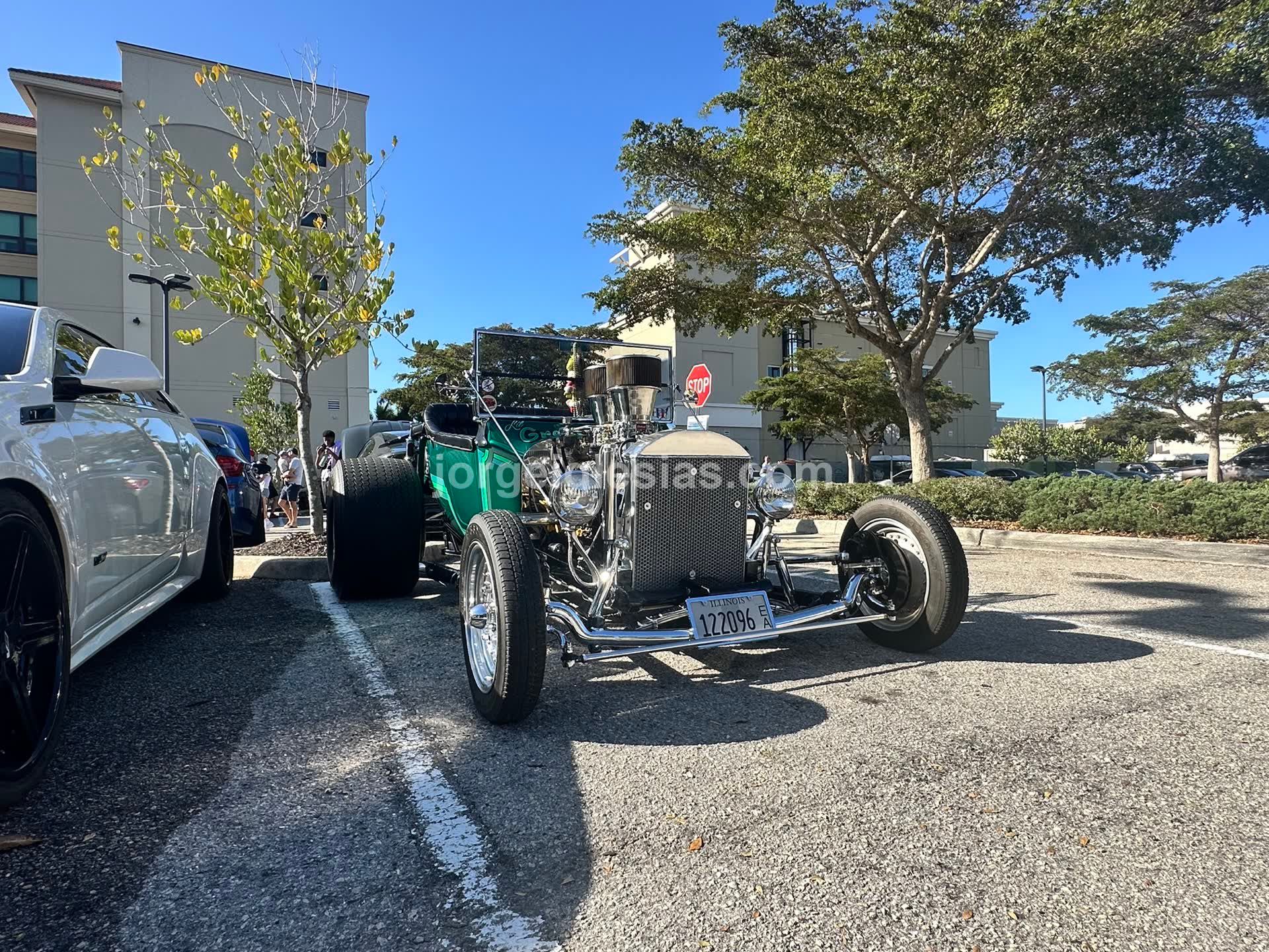 Naples Cars and Coffee - Sunday Dec 21, 2025 - Image 17