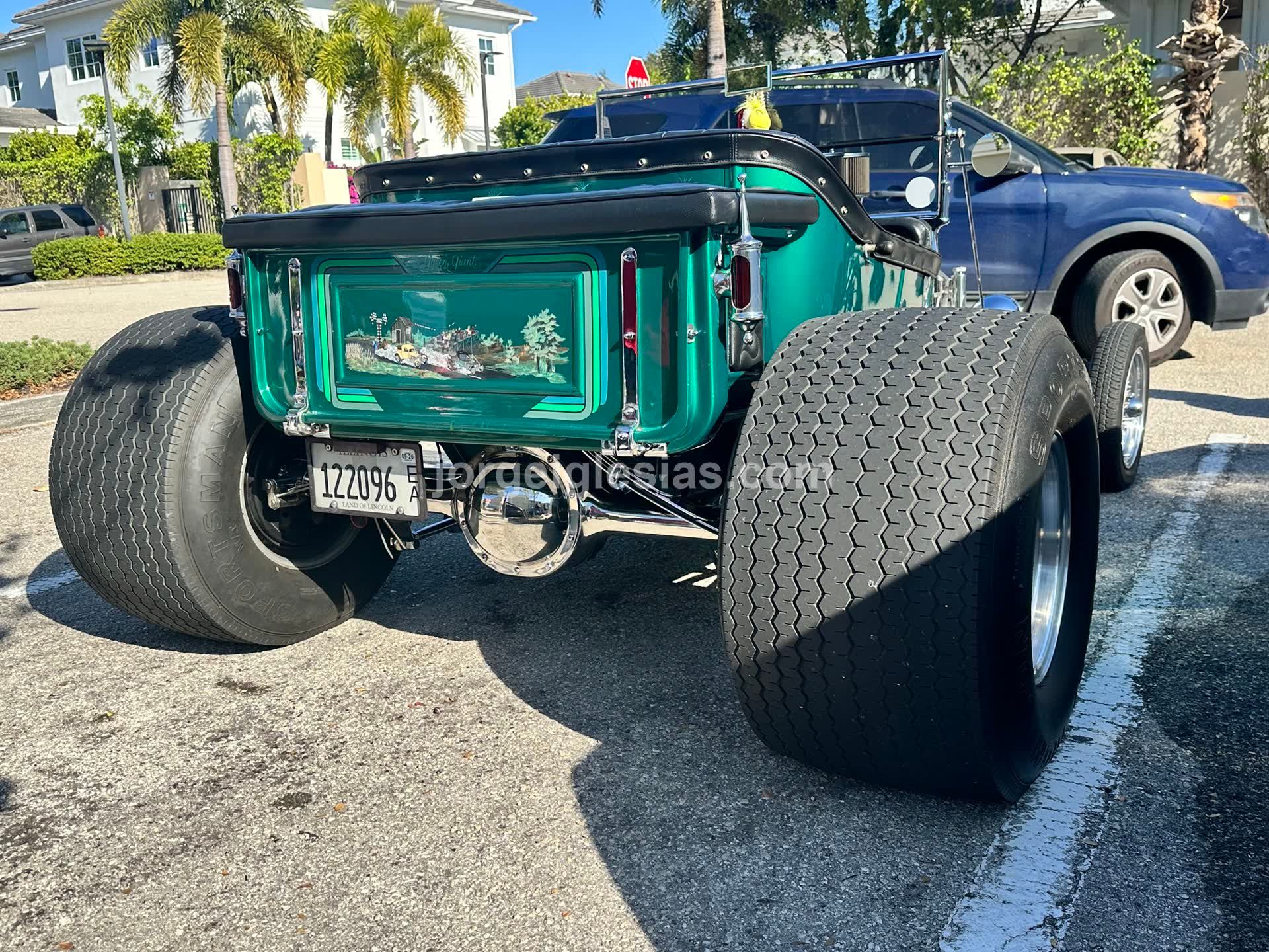 Naples Cars and Coffee - Sunday Dec 21, 2025 - Image 9